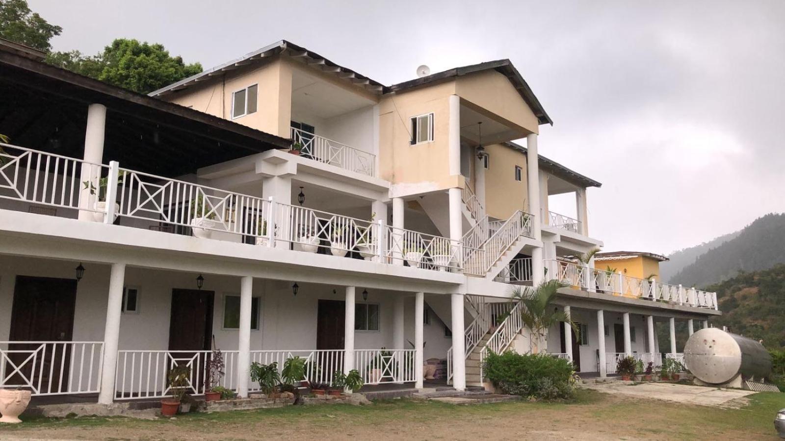 Starlight Chalet & Health Spa Spa Spring Exterior photo